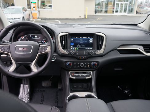 Used 2024 GMC Terrain Denali image 16