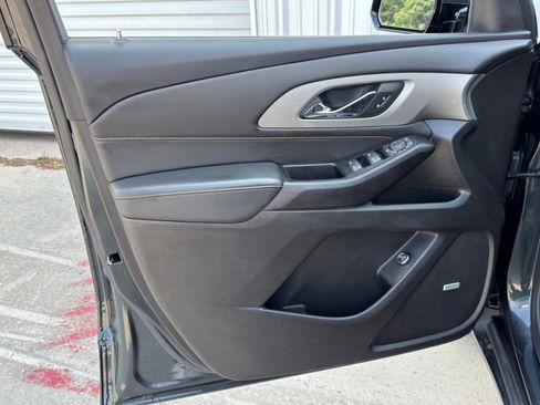 Used 2020 Chevrolet Traverse RS image 45
