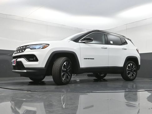 Used 2022 Jeep Compass Limited AWD/4WD image 27