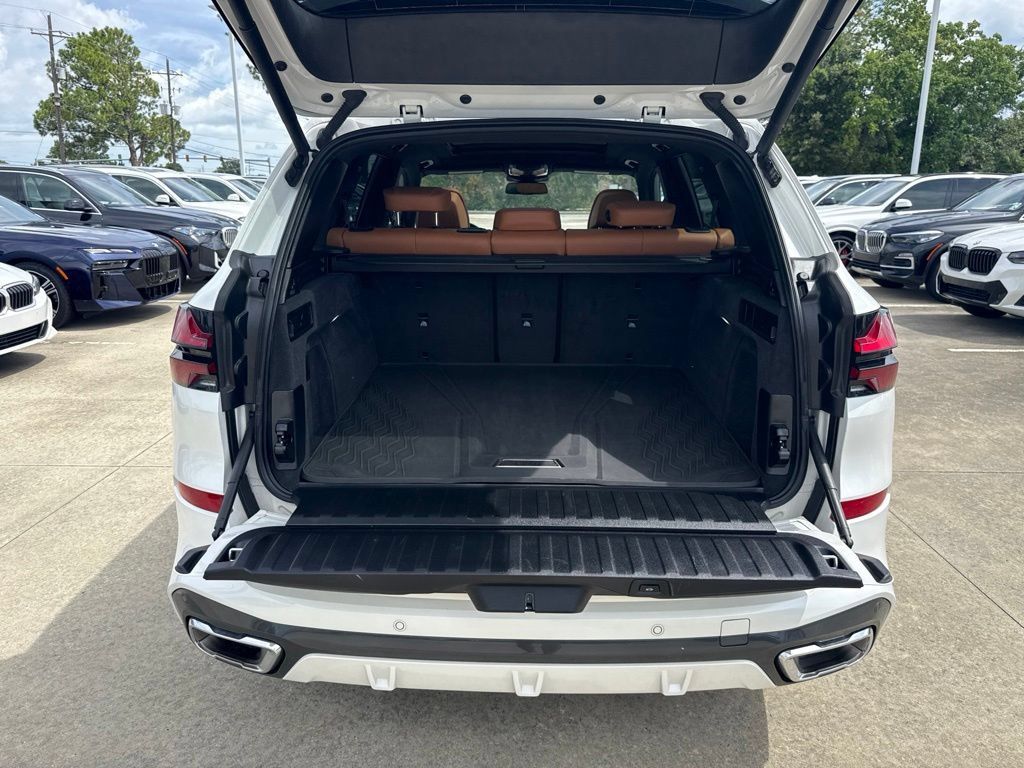 Certified 2024 BMW X5 xDrive40i w/ M Sport Package AWD/4WD image 28