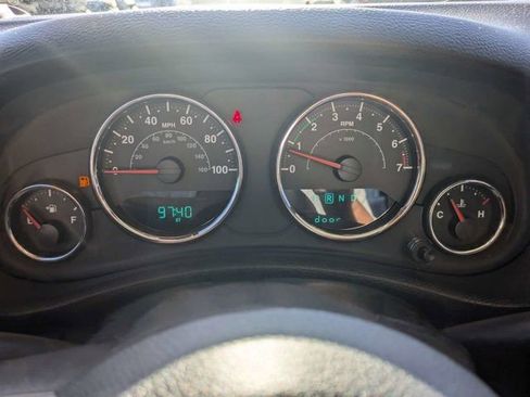 Used 2017 Jeep Wrangler Unlimited Sahara AWD/4WD image 22