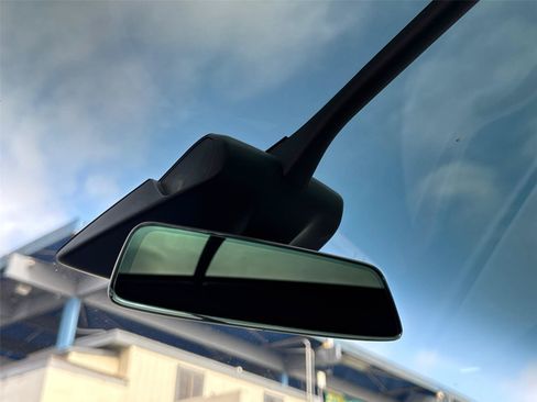 Used 2020 Tesla Model X Long Range AWD/4WD image 31