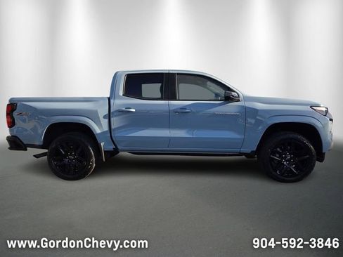 Used 2025 Chevrolet Colorado Z71 w/ Technology Package AWD/4WD image 7