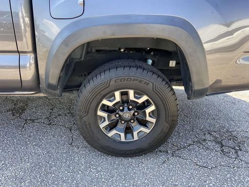 Used 2017 Toyota Tacoma TRD Off-Road w/ Tow Package RWD image 8