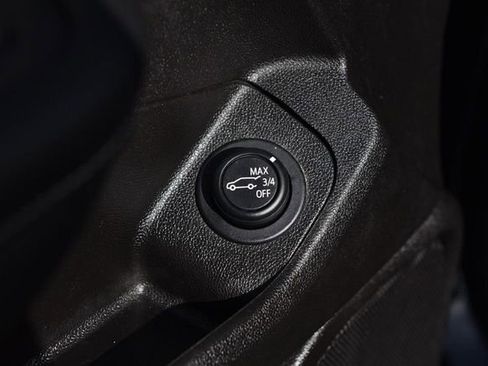 Used 2024 GMC Terrain SLT image 9