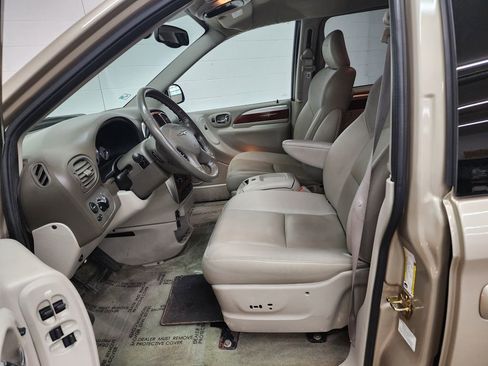 Used 2006 Chrysler Town & Country Limited w/ Trailer Tow Prep Group FWD image 12