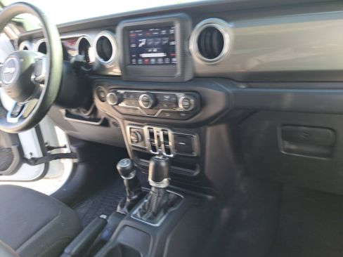 Used 2018 Jeep Wrangler Unlimited Sahara w/ LED Lighting Group image 18