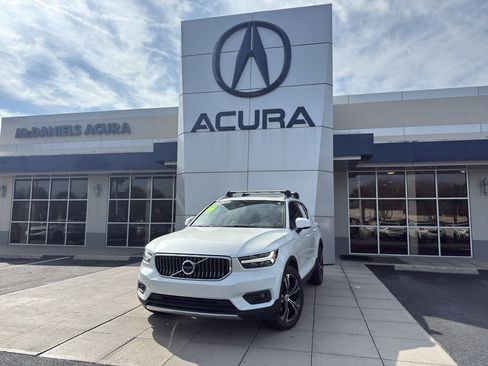 Used 2020 Volvo XC40 T4 Inscription w/ Protection Package Premier image 1