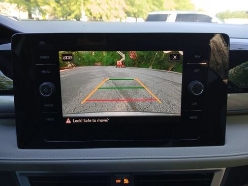 New 2026 Volkswagen Taos SEL AWD/4WD image 19