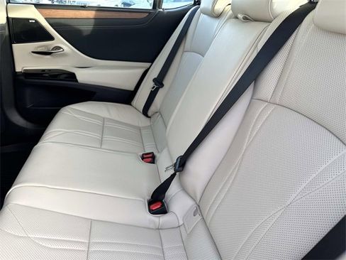 New 2025 Lexus ES 350 Ultra Luxury image 13