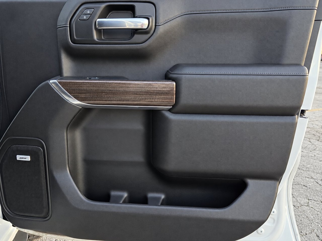 Used 2022 Chevrolet Silverado 1500 LT Trail Boss w/ Convenience Package II AWD/4WD image 30