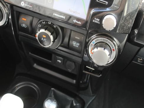 Used 2023 Toyota 4Runner TRD Off-Road Premium w/ Moonroof Package AWD/4WD image 17