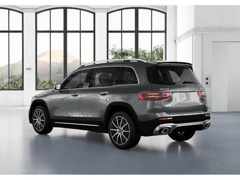 Used 2025 Mercedes-Benz GLB 35 AMG 4MATIC image 28