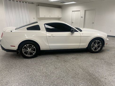 Used 2011 Ford Mustang Coupe w/ 101A Rapid Spec Order Code image 4