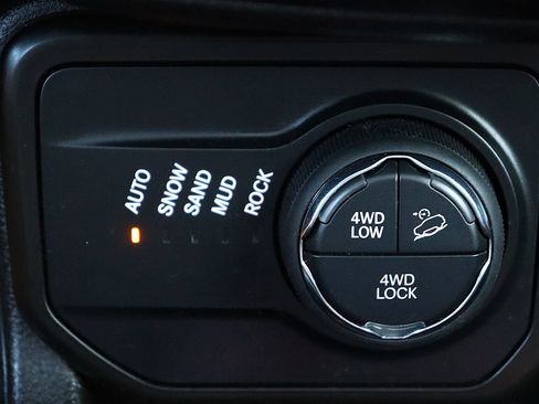 Used 2021 Jeep Renegade Trailhawk w/ Sun & Sound Group AWD/4WD image 55