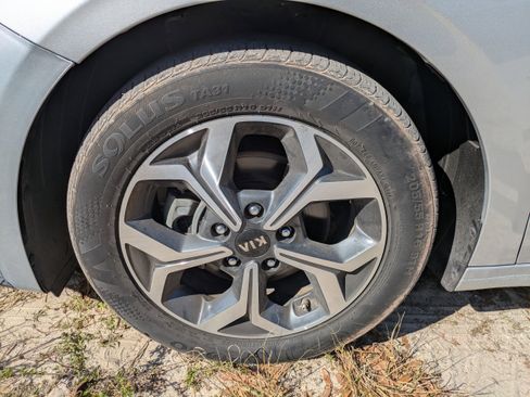 Used 2021 Kia Forte LXS image 11