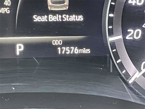 Used 2020 Toyota Highlander XLE image 26