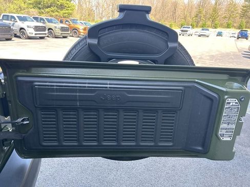 Used 2022 Jeep Wrangler Unlimited Sport AWD/4WD image 21
