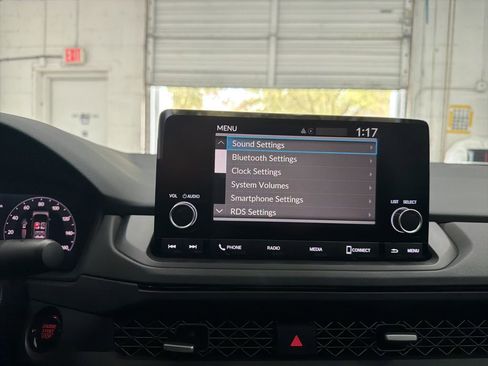 Used 2023 Honda Accord EX image 33