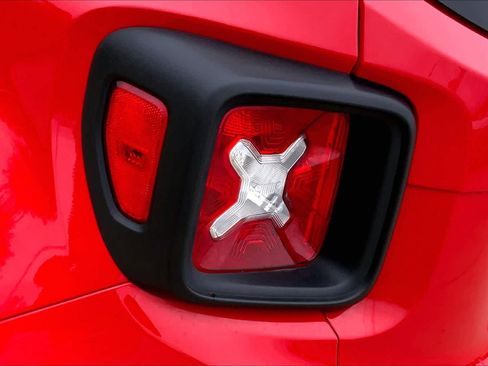 Used 2022 Jeep Renegade Latitude image 27