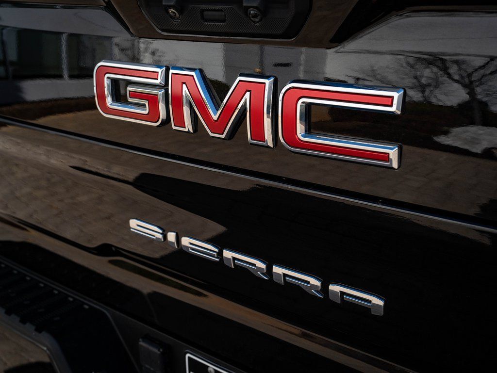 Used 2023 GMC Sierra 2500 AT4 w/ Gooseneck/5TH Wheel Package AWD/4WD image 17