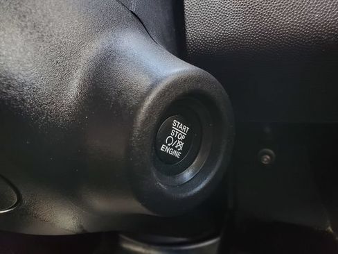 Used 2025 RAM ProMaster 2500 w/ Convenience Group FWD image 21