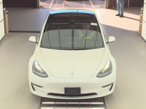 Used 2022 Tesla Model 3 Long Range image 9