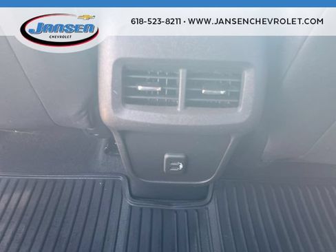 Used 2024 Chevrolet Equinox LT FWD image 20