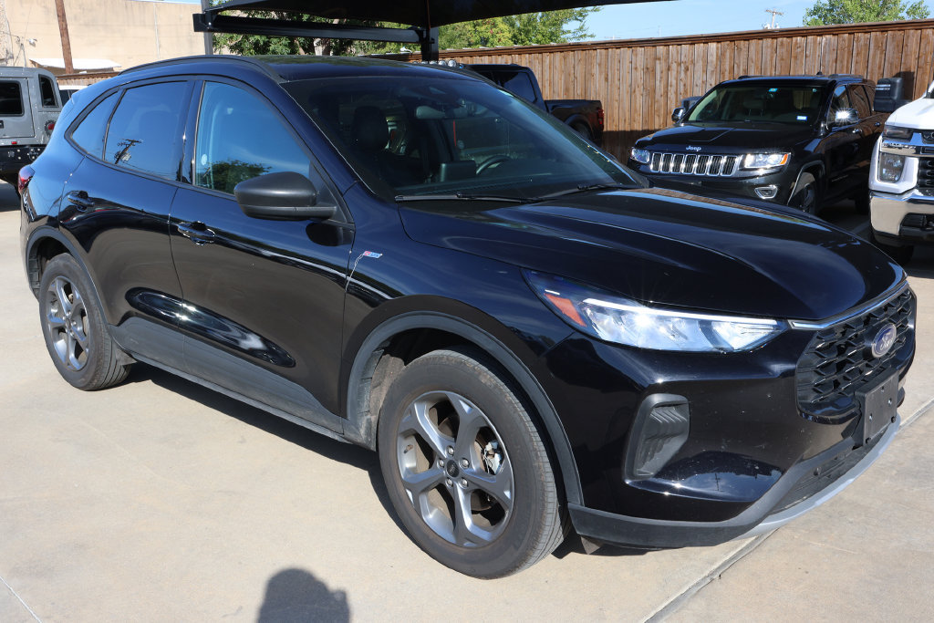 Used 2025 Ford Escape ST-Line AWD/4WD image 3