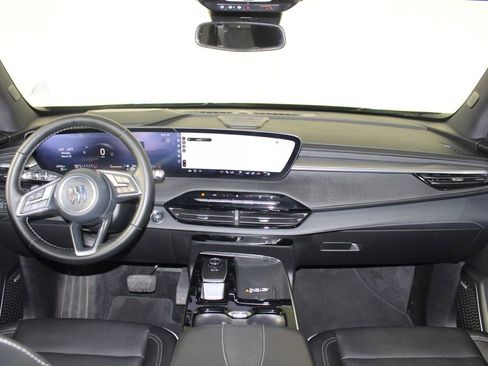 Used 2025 Buick Enclave Preferred image 12