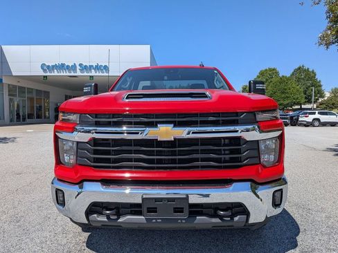 Used 2025 Chevrolet Silverado 2500 LT w/ Convenience Package AWD/4WD image 3