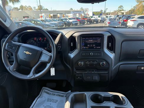 Used 2020 Chevrolet Silverado 2500 Custom w/ Custom Value Package image 10