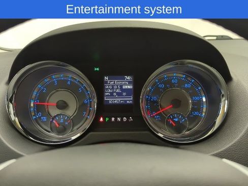 Used 2016 Chrysler Town & Country Touring-L FWD image 14