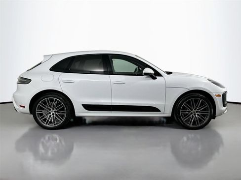 Certified 2025 Porsche Macan Turbo AWD/4WD image 8