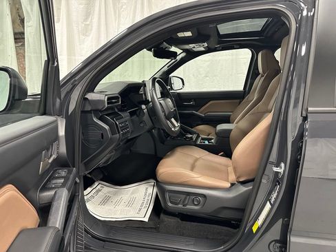 Used 2026 Toyota 4Runner Limited AWD/4WD image 10