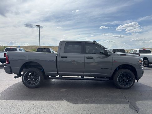 New 2026 RAM 2500 Big Horn AWD/4WD image 4