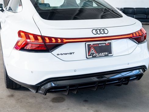 Used 2024 Audi e-tron GT Prestige image 21