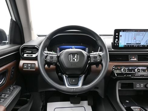 Used 2025 Honda Pilot Elite image 50