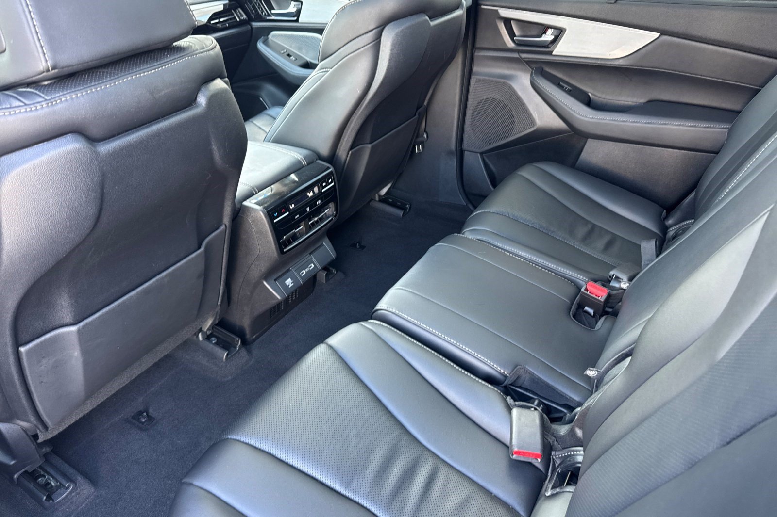 Used 2024 Acura MDX w/ Technology Package FWD image 27