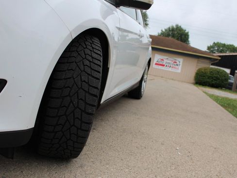 Used 2015 Ford Focus SE w/ Equipment Group 201A FWD image 43
