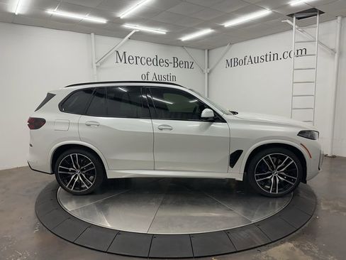Used 2025 BMW X5 xDrive40i w/ M Sport Package image 8