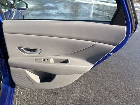 Used 2023 Hyundai Elantra SEL w/ Convenience Package image 15