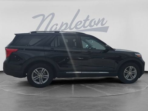 Used 2024 Ford Explorer XLT w/ Equipment Group 202A RWD image 9