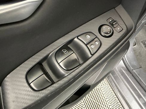 Used 2025 Nissan Sentra SV FWD image 10
