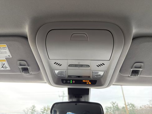 Certified 2023 GMC Terrain SLT image 18