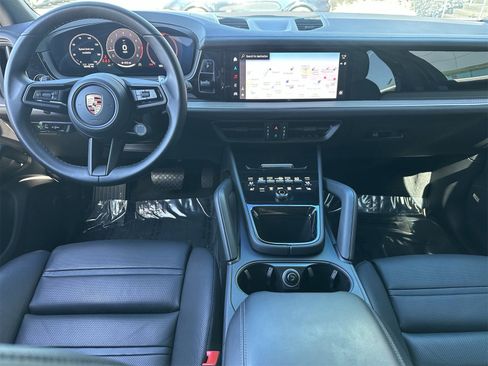 Certified 2024 Porsche Cayenne image 13