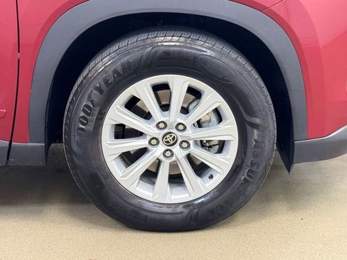 Used 2024 Toyota Grand Highlander XLE image 4