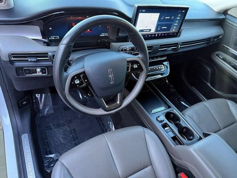 Certified 2024 Lincoln Corsair Reserve w/ Jet Appearance Package AWD/4WD image 11