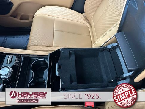 Used 2025 Jeep Grand Cherokee Summit AWD/4WD image 34