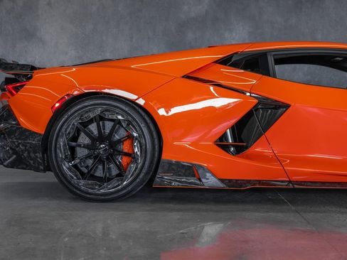 Used 2024 Lamborghini Revuelto AWD/4WD image 10